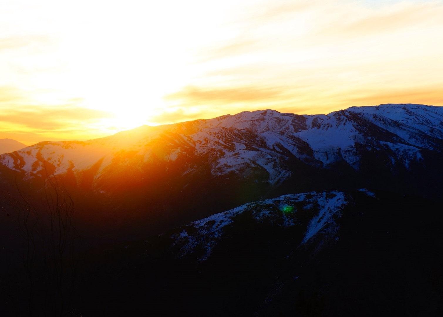 Pôr do sol visto da cordilheira dos andes em passeio no Valle Nevado e Farellones
